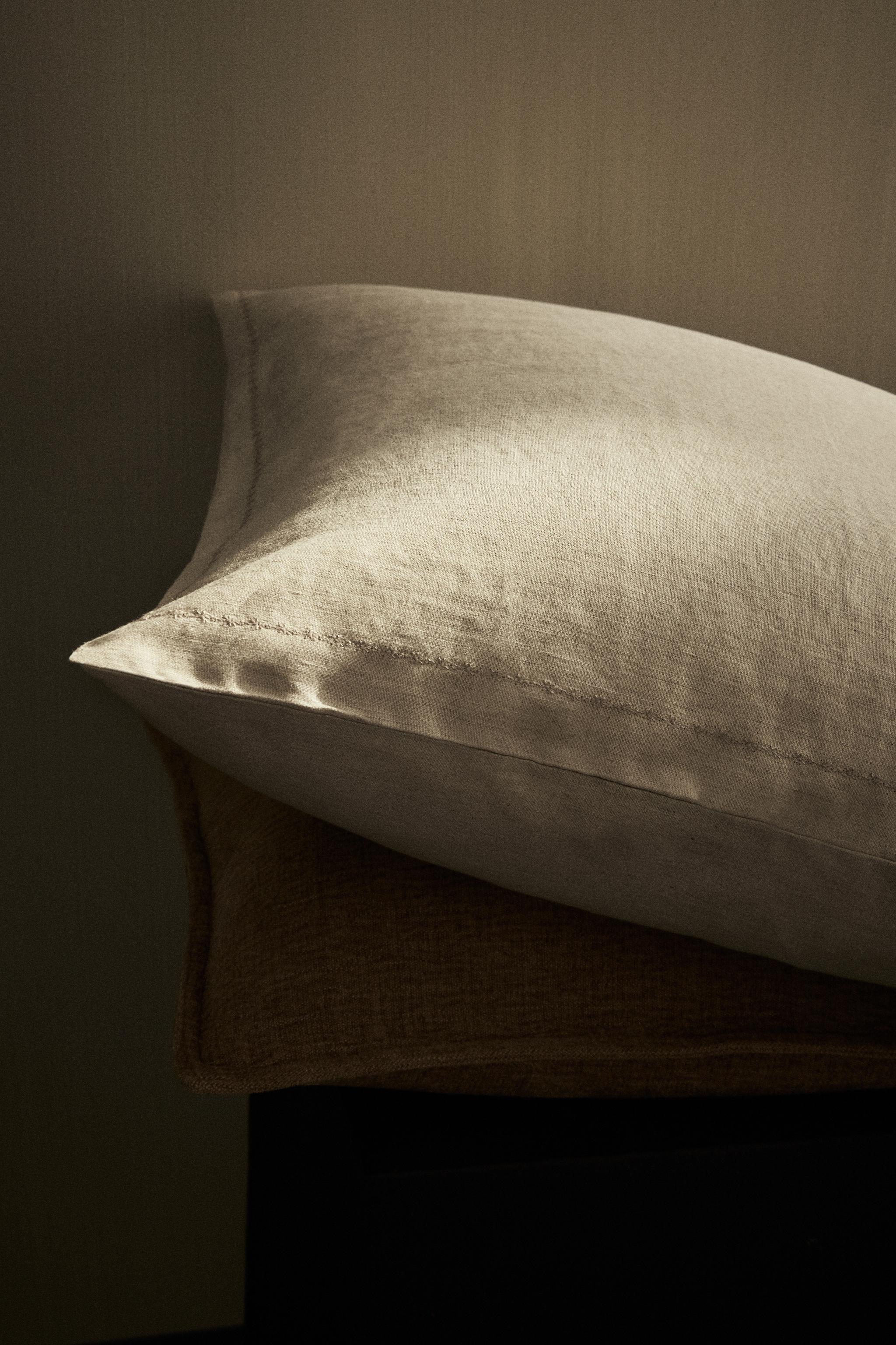 HOUSSE DE COUSSIN ÉDREDON LIN MATELASSÉ POIS